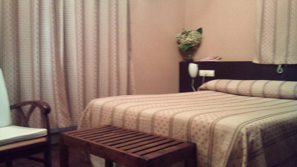 Hotel Rural Casa Roja 카다베도 객실 사진